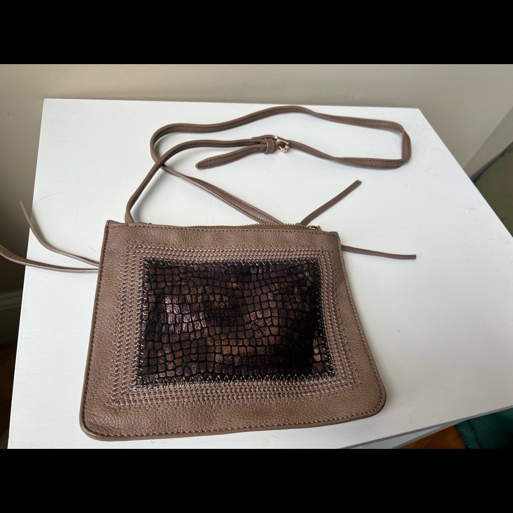 Cute crossbody bag!!